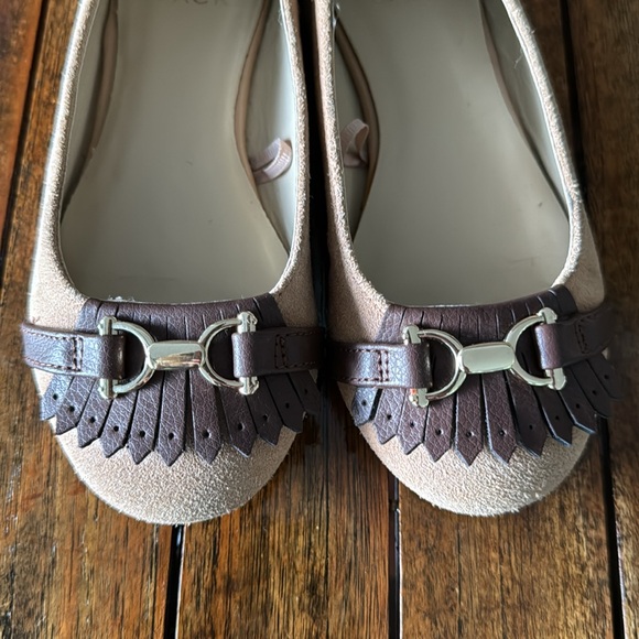 Janie and Jack Girls 11 Toddler Tan Suede with Brown Leather Accents - Picture 3 of 12